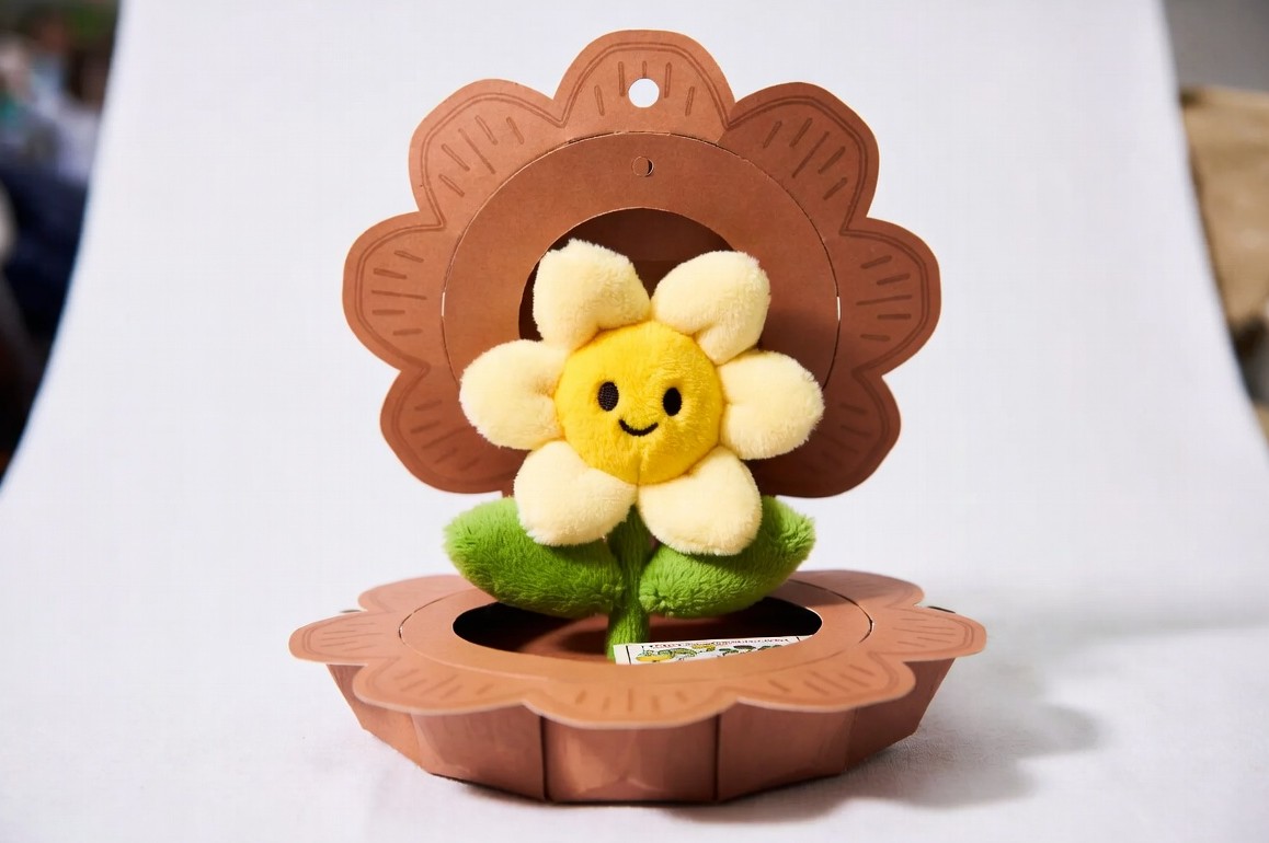 Sunny Daisy Plush Toy Box